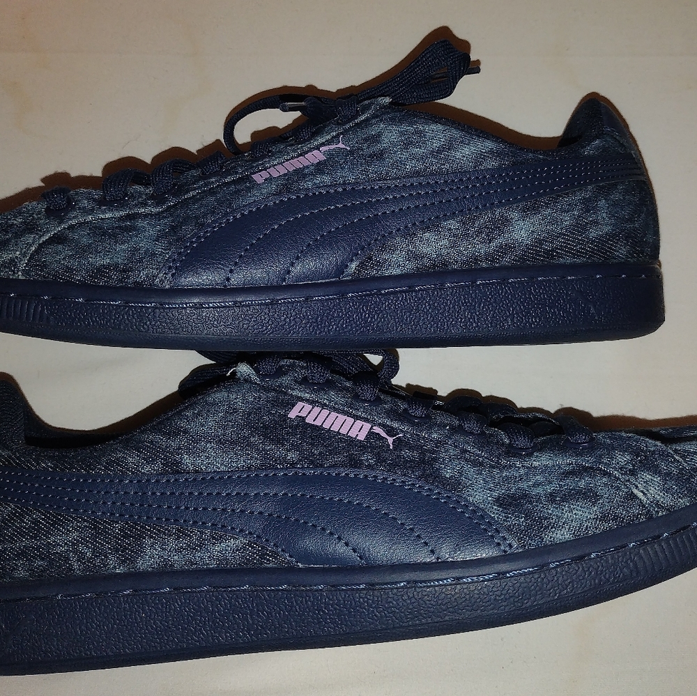 Puma - Picture 3 of 5
